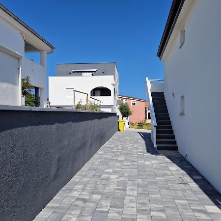 Apartmani Deak Vir Exteriér fotografie